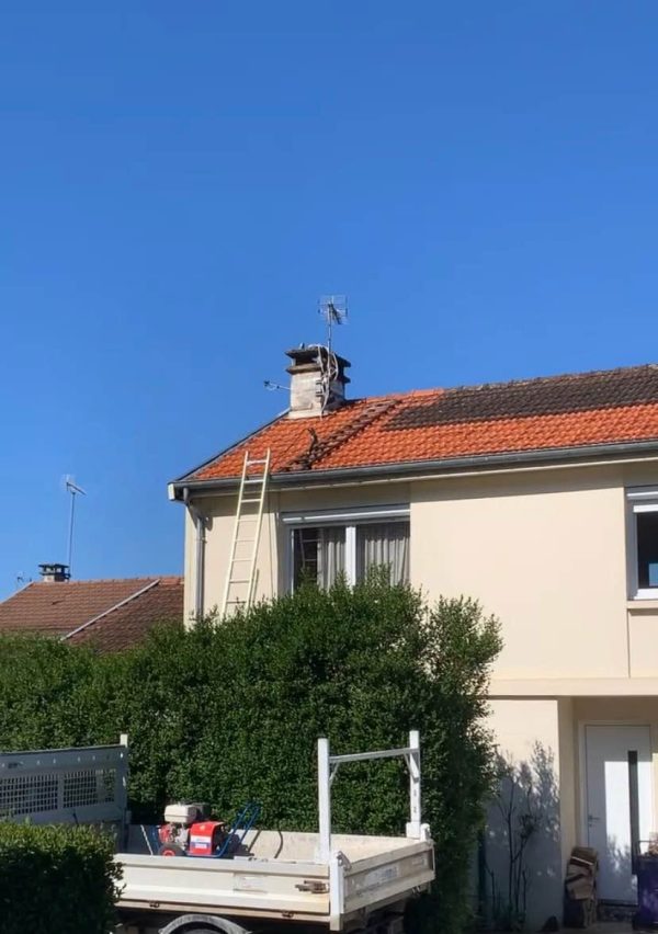 Réalisation : nettoyage de toit avant et après intervention